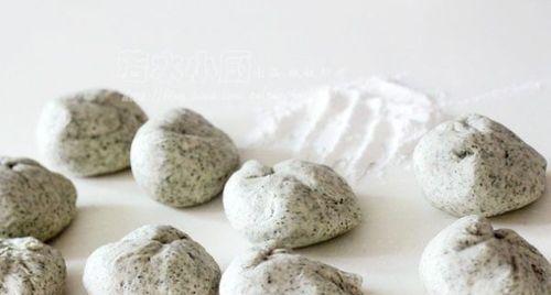 教你制作美味可口的桑叶馒头（以桑叶为原料，制作营养丰富的馒头，口感细腻，口味独特）-第1张图片-美味行家