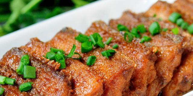 蒜香烧带鱼的做法（传统美食的味道在家也能享受）-第2张图片-美味行家