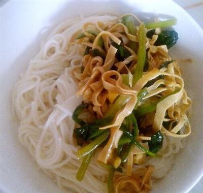 学习如何制作天津素捞面（传承天津美食文化，品尝地道素捞面）-第1张图片-美味行家