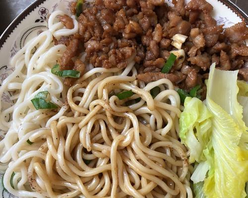 学习如何制作天津素捞面（传承天津美食文化，品尝地道素捞面）-第3张图片-美味行家