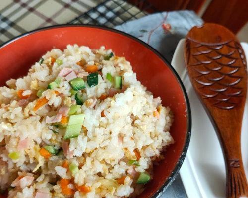 学会做出美味的以什锦炒杂米饭（用新鲜食材做出一份营养丰富的主食）-第1张图片-美味行家