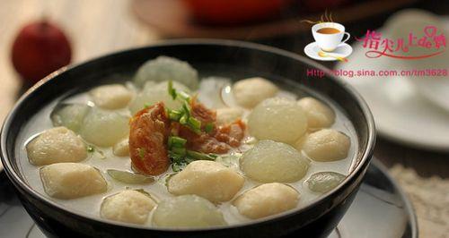以鱼饼冬瓜汤为主角的美味汤品制作方法（营养丰富、清爽可口，适合全年食用）-第1张图片-美味行家
