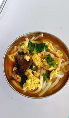 一碗香菇木耳鸡蛋面，滋味浓郁（家常面食新做法，营养丰富，做法简单）-第1张图片-美味行家