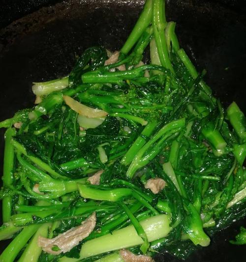 肉粒炒菜心，美味健康的家常菜（用肉粒增添鲜味，营养菜心更美味）-第1张图片-美味行家