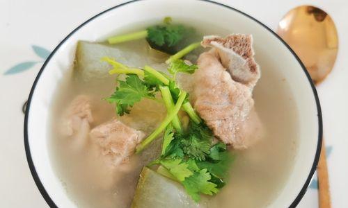 砂锅冬瓜汤的做法（一道清爽解暑的佳肴）-第3张图片-美味行家