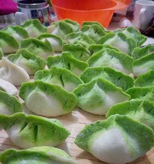 教你做一道简单又美味的小白菜鸡蛋饺子（小白菜+鸡蛋，做出健康美味）-第2张图片-美味行家