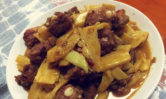 美味又健康的鸭肉烧茭白（一道清爽口感的地道家常菜）-第2张图片-美味行家