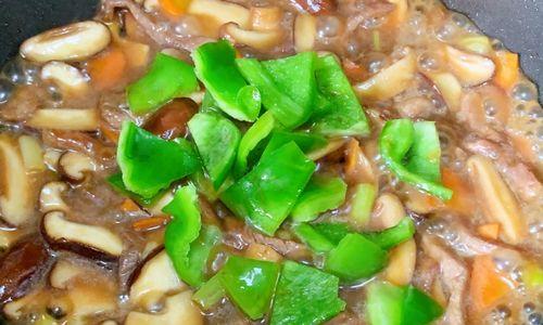 美味健康，香菇炒肉丝的制作方法（一道简单易学的家常菜肴，营养丰富又美味滋补）-第3张图片-美味行家