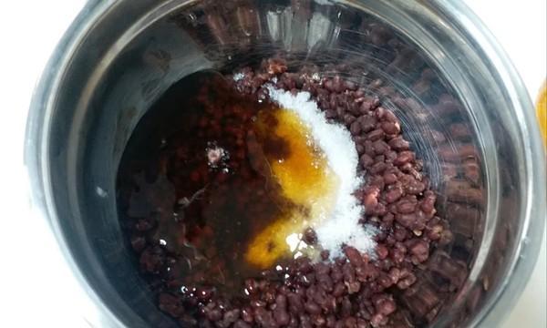 清爽美味，水洗红豆沙做法（简单易学的制作方法，让你在家也能吃到正宗的红豆沙）-第1张图片-美味行家