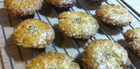 自制燕麦花生桃酥，美味又营养（以燕麦花生桃酥的做法为例，教你制作健康零食）-第3张图片-美味行家