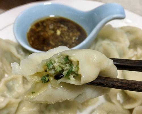 品尝鲜美扇贝饺子（自制扇贝饺子的制作方法和口感推荐）-第2张图片-美味行家