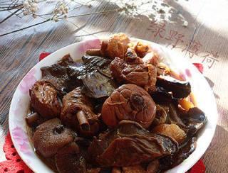 松蘑炖鸡腿，美味又养生（家常菜做法，营养又健康）-第1张图片-美味行家
