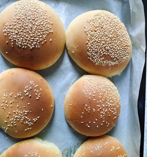 土豆汉堡早餐的制作方法（美味可口的早餐，营养丰富的选择）-第1张图片-美味行家