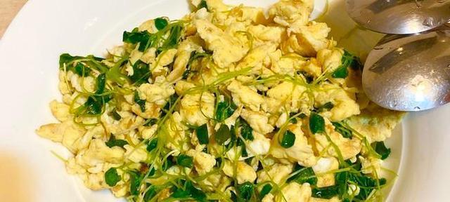 桃仁香椿苗的制作方法（教你轻松制作桃仁香椿苗，味道鲜美，营养丰富）-第2张图片-美味行家