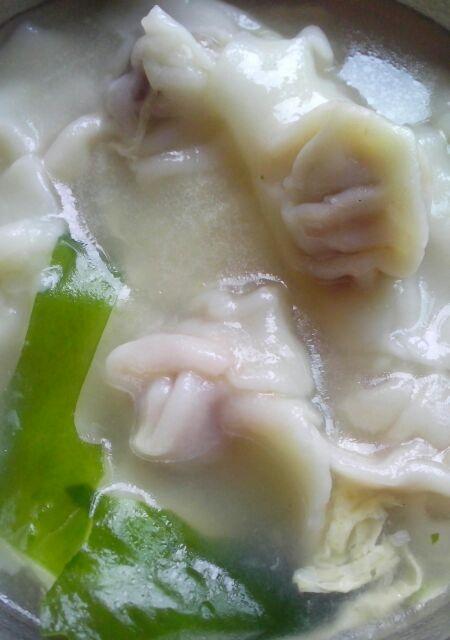 美味又健康，手工鲜肉小馄钝（一口咬下，香脆可口；肉馅鲜嫩，营养丰富）-第3张图片-美味行家