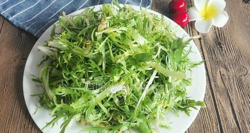 糖醋苦菊的美味制作（口感酸甜，营养丰富，开胃美食尽在家中）-第2张图片-美味行家