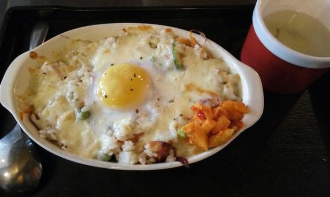 小太阳瓜焗六彩米饭，轻松上桌美味佳肴（独特口感，美味可口）-第2张图片-美味行家