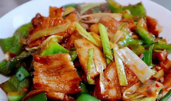 双白炒肉丝的做法（以清淡口感和健康为主，让你的家常菜更具味道）-第2张图片-美味行家