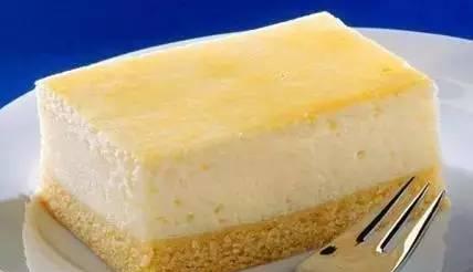 手把手教你做美味香蕉牛奶蛋糕（香蕉牛奶的融合，口感绝佳；简单易操作，轻松上手）-第3张图片-美味行家