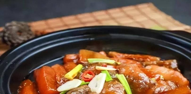 蒜烧海参，鲜香可口的海鲜佳肴（一道简单易学的佳肴，让你的家宴更上一层楼）-第1张图片-美味行家