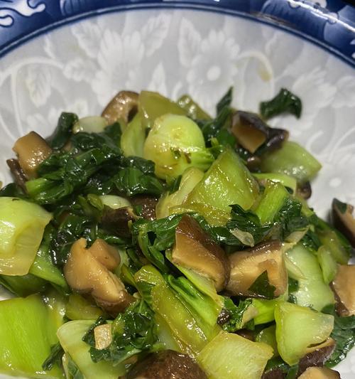 油菜炒香菇的做法（简单易学，美味可口）-第1张图片-美味行家