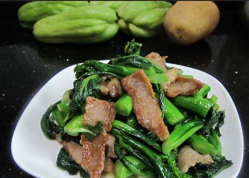 手把手教你做一道美味的香锅小炒肉（不用出去，家里就能吃到正宗的川菜香锅小炒肉！）-第2张图片-美味行家