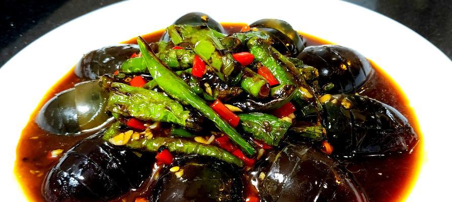 四川青椒皮蛋的做法（传统美食之味以青椒增色）-第3张图片-美味行家