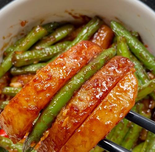 香辣豆角土豆丁的做法（辣味十足的美味家常菜）-第3张图片-美味行家