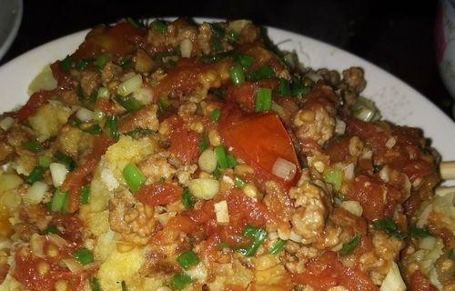 清凉夏日，教你制作美味的以西瓜土豆泥（以西瓜土豆泥的制作方法及口感评测）-第3张图片-美味行家