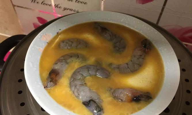 鲜虾蒸水蛋，做法大揭秘（简单易学的美味佳肴，一步步教你做好）-第1张图片-美味行家