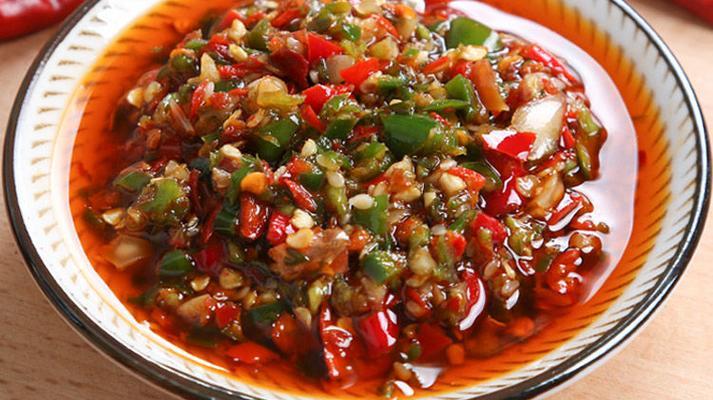 蒜香辣椒油的制作（香辣爽口，自制美食）-第1张图片-美味行家