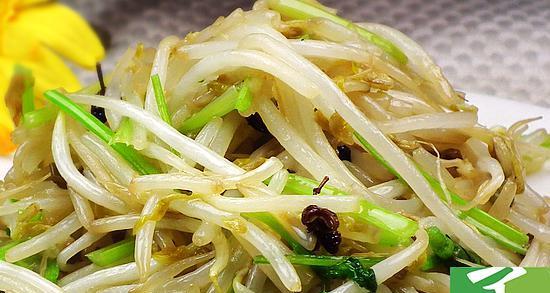 如何在家自制绿豆芽？（简单易学，让你轻松享用健康美食）-第3张图片-美味行家