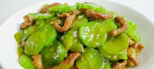 肉炒紫甘蓝加凉拌黄瓜做法大全（低卡健康，美味清爽，让你吃出好身材）-第1张图片-美味行家