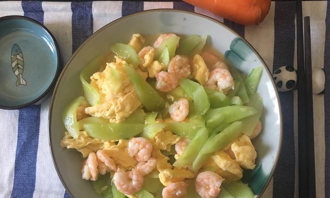 美味可口的虾仁黄瓜炒蛋（绝佳食材搭配，营养健康又开胃）-第1张图片-美味行家