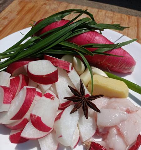 水萝卜缨炖豆腐，美味养生不二选（家常菜谱）-第3张图片-美味行家