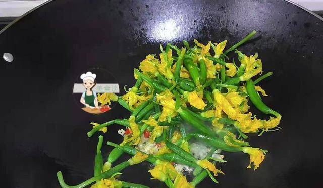 玩味十足的黄瓜花制作方法（15种创意黄瓜花制作法）-第1张图片-美味行家