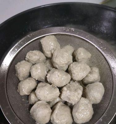 肉丸仔的做法（快乐厨房）-第3张图片-美味行家