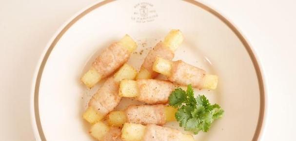 爱上里脊肉的土豆美食（15道美味做法教你如何烹饪土豆和里脊肉的完美组合）-第3张图片-美味行家