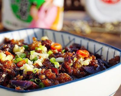 香菇牛肉酱的制作方法（美味可口的家常酱料，让你的菜肴更加丰富多彩）-第3张图片-美味行家