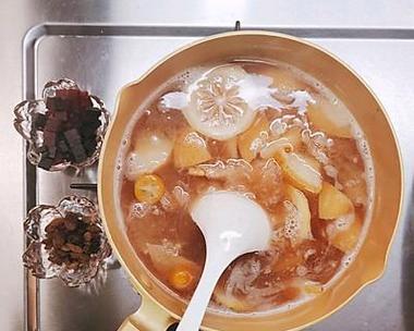 轻松制作银耳雪梨冰糖水（清热解暑，营养美味）-第2张图片-美味行家