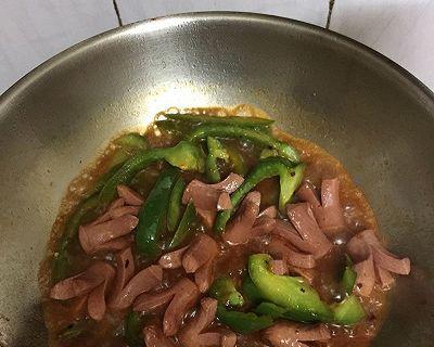 手把手教你做香辣仔肠（快乐厨房，家庭美味狂欢；辣辣不止口舌，暖暖润滑心田）-第1张图片-美味行家