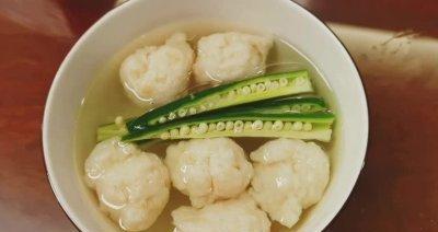 如何制作美味的虾仁山药羹（健康营养又美味的家常汤菜，让你爱上做饭）-第2张图片-美味行家