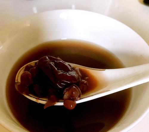 美味又营养的甜蜜红豆蜜薯汤（健康小煮意，暖胃暖心）-第3张图片-美味行家