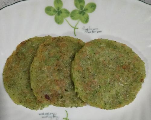 以西兰花小饼为主角的美食教程（用新鲜的西兰花，做出健康又美味的小饼）-第2张图片-美味行家