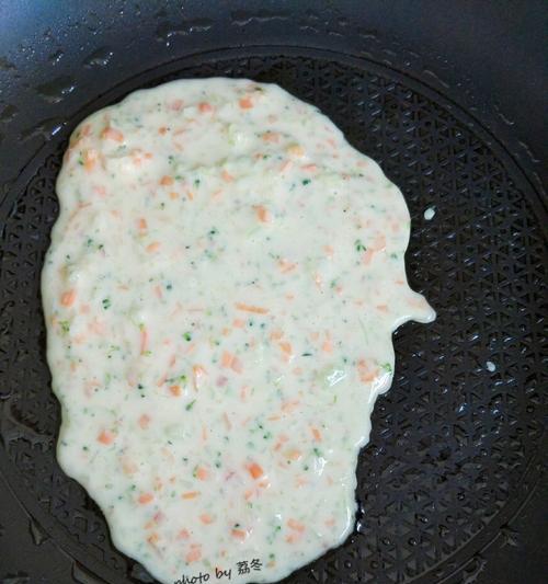 以西兰花小饼为主角的美食教程（用新鲜的西兰花，做出健康又美味的小饼）-第1张图片-美味行家