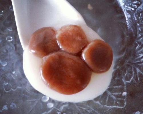 美味可口的熊掌汤圆（传统美食的经典再现——以熊掌汤圆的做法为例）-第1张图片-美味行家