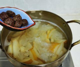 小吊梨汤——降噪润喉的良方（传统中药配方治疗喉咙不适，小吊梨汤神效显著）-第1张图片-美味行家