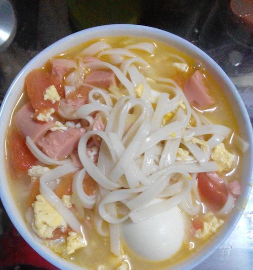 家常美食——以西红柿白菜鸡蛋面（营养健康，味道鲜美，如此简单的做法！）-第1张图片-美味行家
