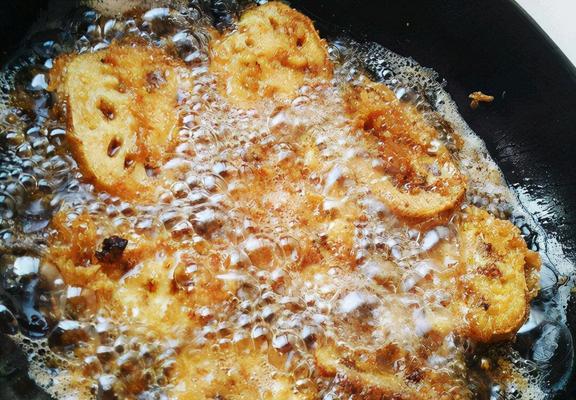 酥炸肉馅莲藕的制作方法（口感酥脆，肉香四溢的美味佳肴）-第2张图片-美味行家