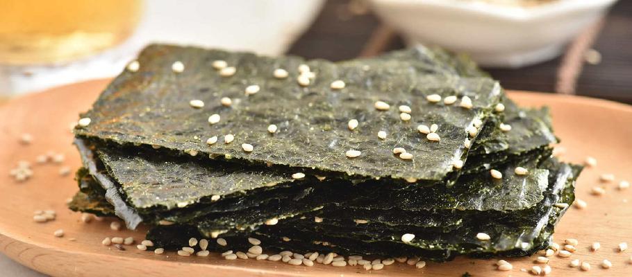 手工制作美味芝麻夹心海苔（家庭厨房也能做出极致美味的零食）-第1张图片-美味行家